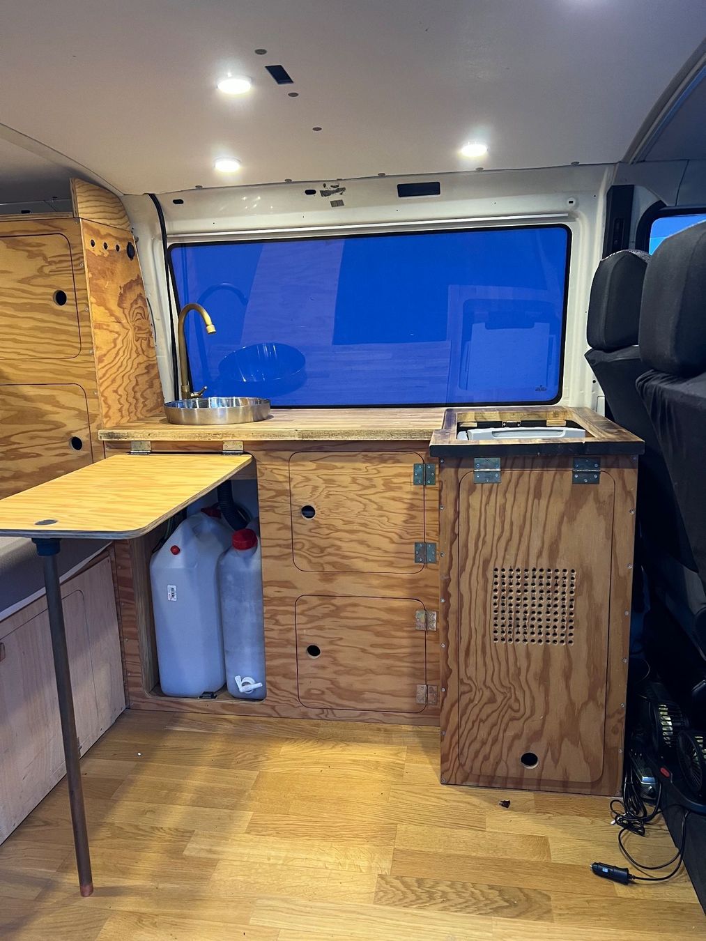 VW Veicoli da campeggio: VW T4 1.9 td Camper – Usato da Dachsen venduto da tim_8b6n 2
