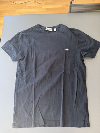 GANT T-Shirt Black, Size M - Summer Style! Great Deal.