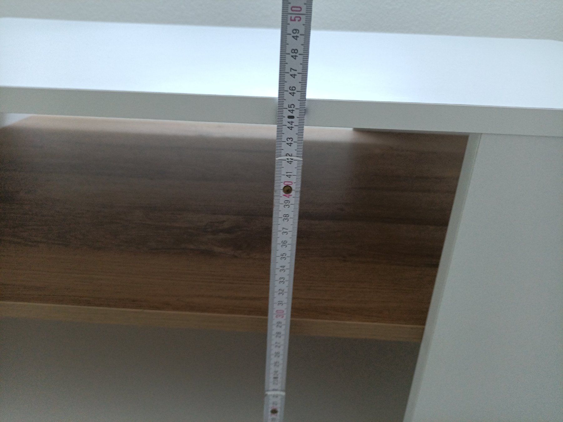 Tavoli: Weisses Couchtischli mit Ablage (Sofatisch) – Usato da Illnau venduto da steve291097 6