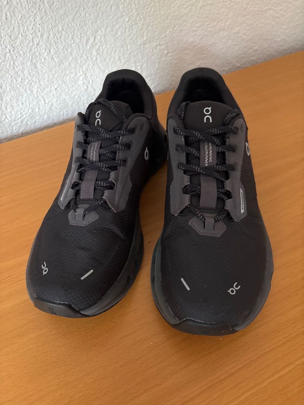 On Chaussures hommes: On Turnschuhe, Cloudrunner, waterproof, Gr. 41 – Neuf (Voir description) à Frauenfeld par zwerg13 1