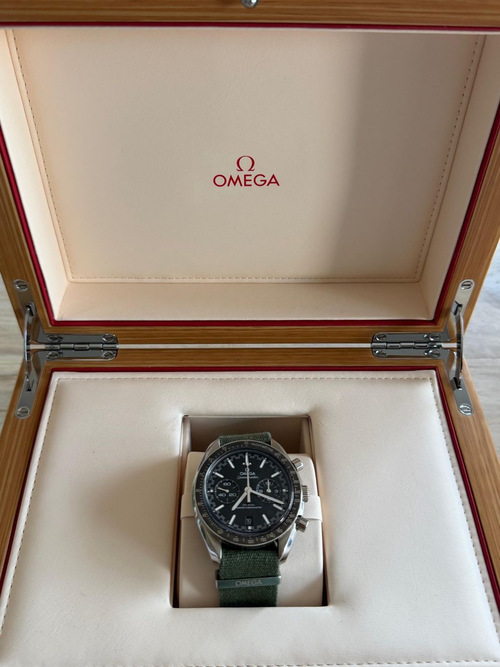 Omega Montres: Omega Speedmaster Racing 329.33.44.51.01.001 – D'occasion à Farvagny-le-Petit par Aeternitas_FS 6