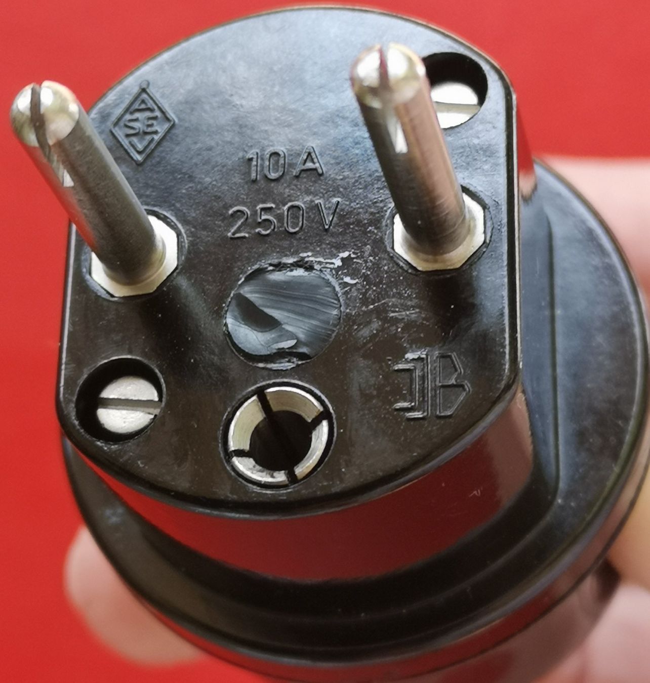 Spine: 2 alte Stecker Schutzkontaktstecker + 2-poliger C-Stecker? – Usato da Zürich venduto da Tanteemma369 5