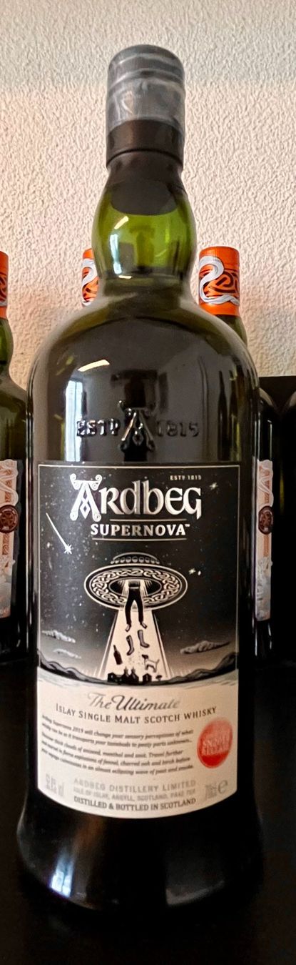 Ardbeg Bevande alcoliche: Ardbeg Supernova 2010-2019 & Hypernova 2022 Set – Nuovo (secondo la descrizione) da Niederhünigen venduto da swissdram 7