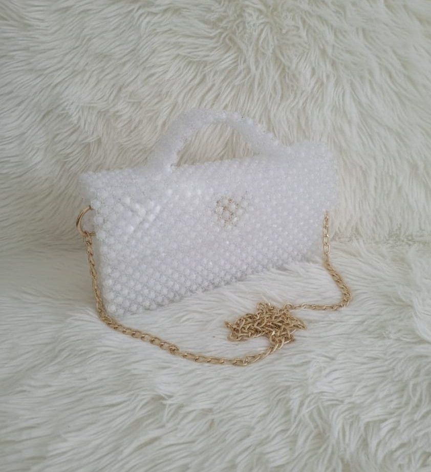 Borse da donna: Handgefertigte Perltasche – Nuovo (secondo la descrizione) da Kaltbrunn venduto da gurlukhandmade