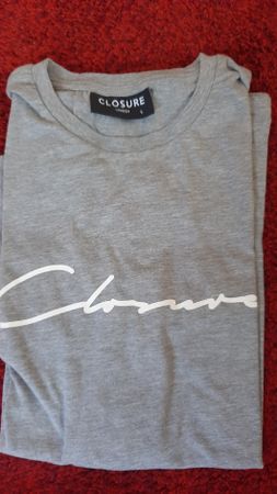 T-Shirt Closure