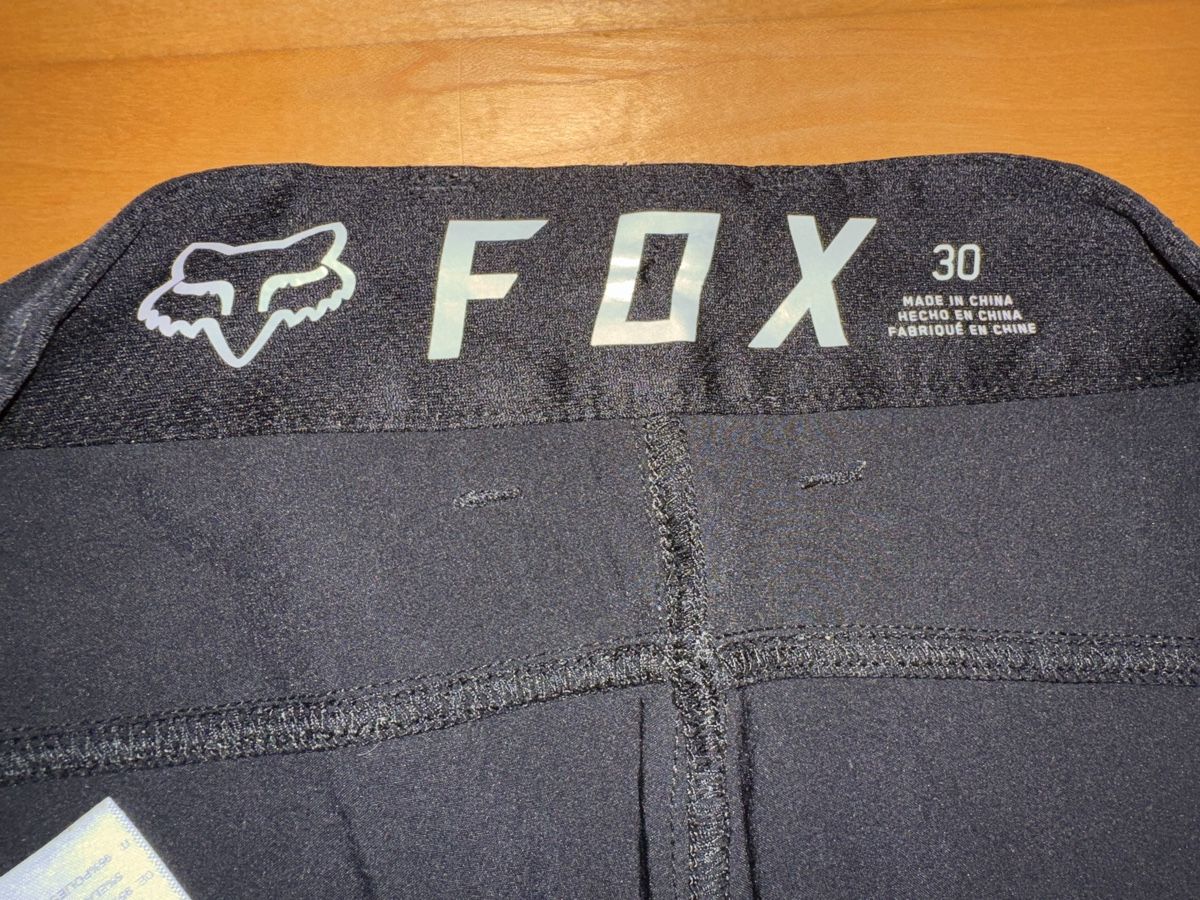 Fox Pantaloni: Fox Racing Shorts, Size 30, Black – Usato da Gümligen venduto da PSK 2