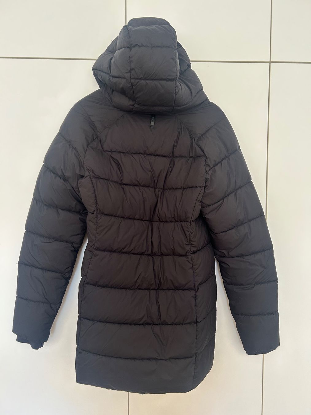 DKNY Giacche: Winterjacke DKNY: Gr. M, schwarz – Nuovo (secondo la descrizione) da Basel venduto da Interstellar85 2
