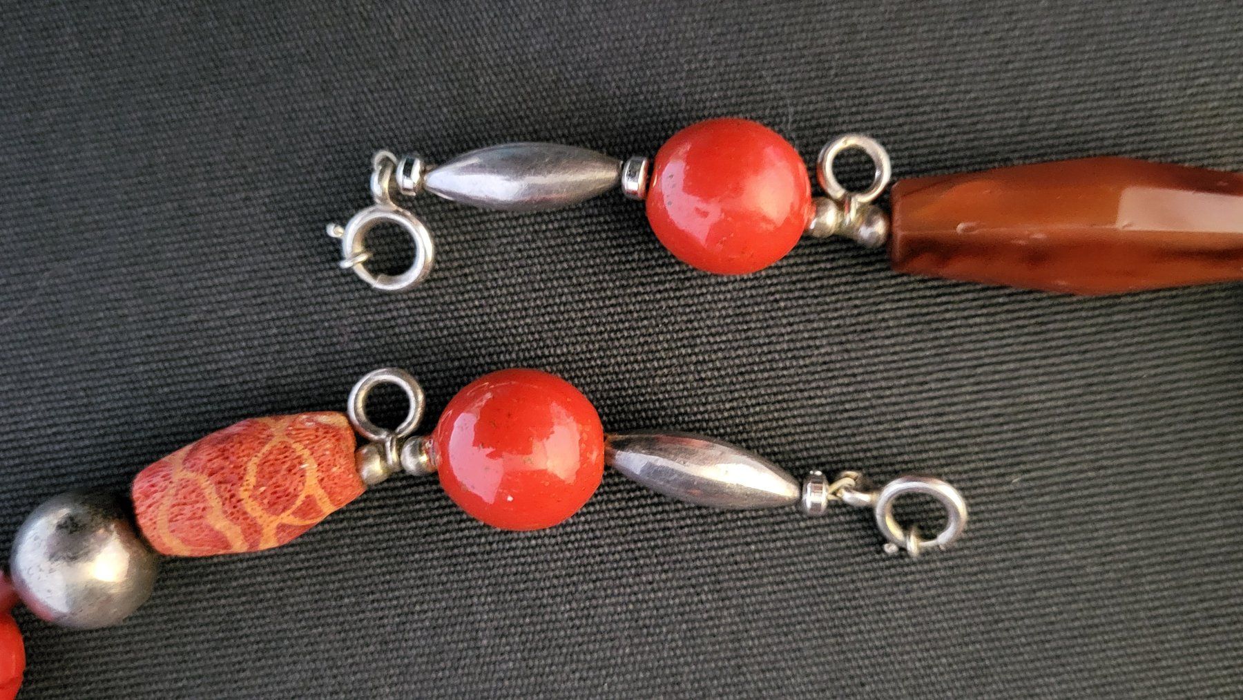 Catenine: Kette ROTLACK und Edelsteine – Usato da Basel venduto da spinne02 4