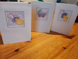 Cartes de naissance brodées