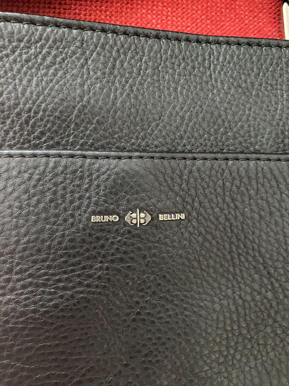 Bruno Banani Borse da donna: Schultertasche - Leder - 1 Innen- + 2 Aussenfächer mit Reis- – Usato da Niederrohrdorf venduto da park5 2