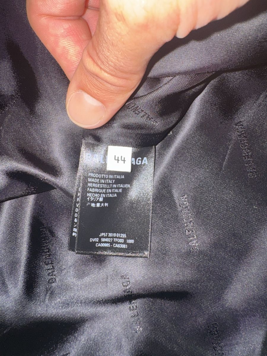 Vestes: Veste Imperméable Balenciaga – D'occasion à Genève par pre_9tyc 2