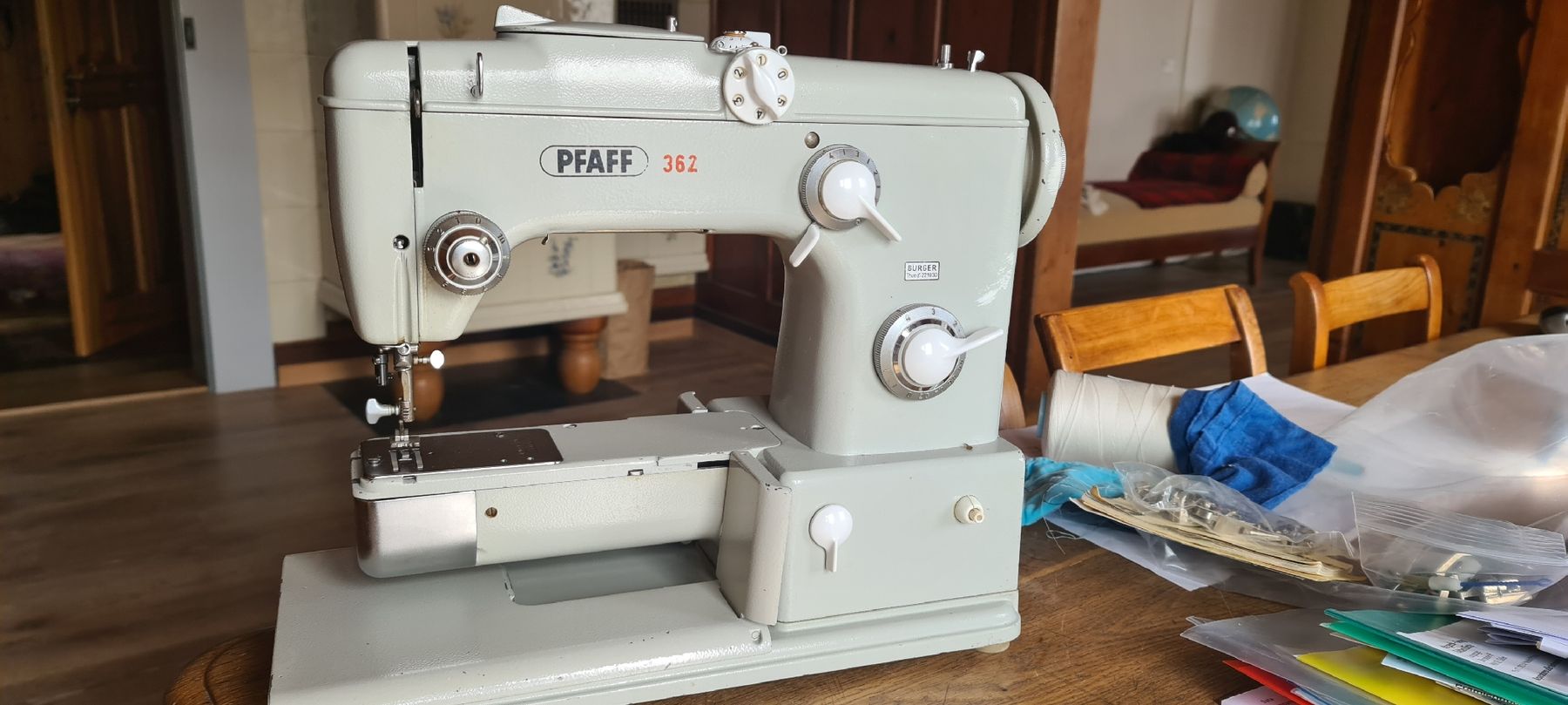 Pfaff Macchine da cucire: alte Nähmaschine PFAFF – Usato da St.Gallen venduto da EL03