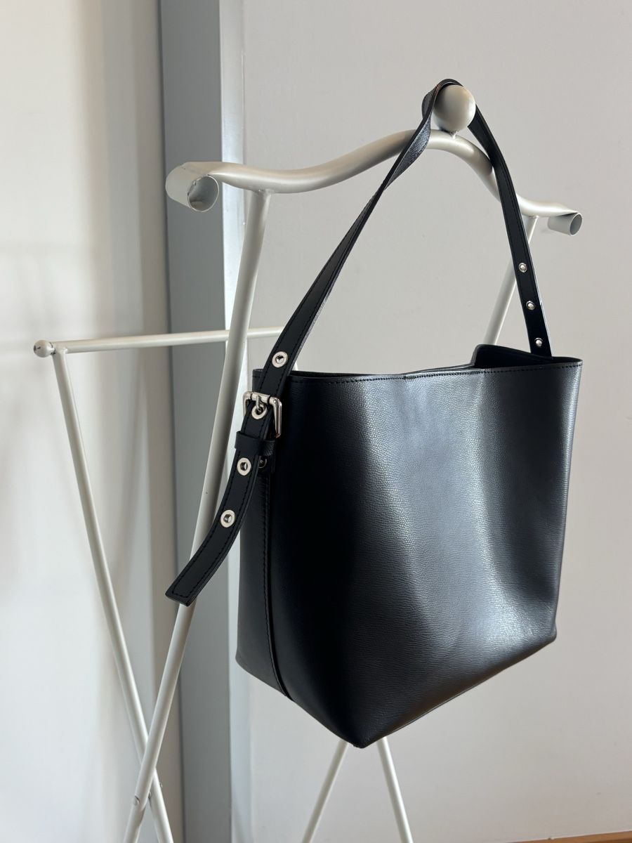 Borse da donna: Schwarze Schultertasche/ Shopper – Usato da Basel venduto da AnninaD97 5
