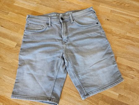 Neuwertige kurze Fexible Herren Hosen ca. Gr.L / Bund 42 cm.