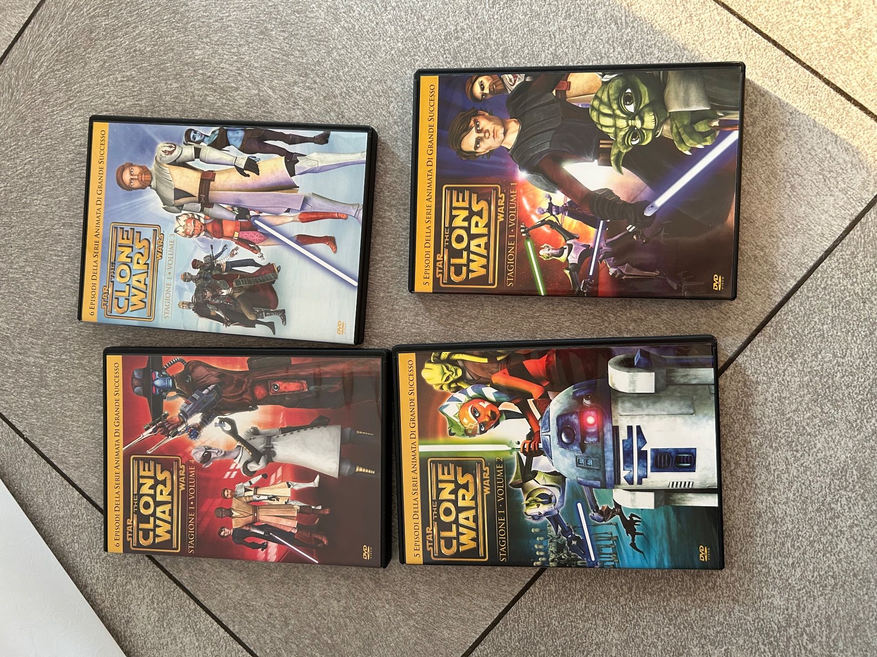 Tutti i DVDs: Clone WARS 4 DVD - 1 Stagione – Nuovo (secondo la descrizione) da Arbedo venduto da nadia1973 3