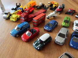 Spielzeugauto's, diverse (gem. Foto)