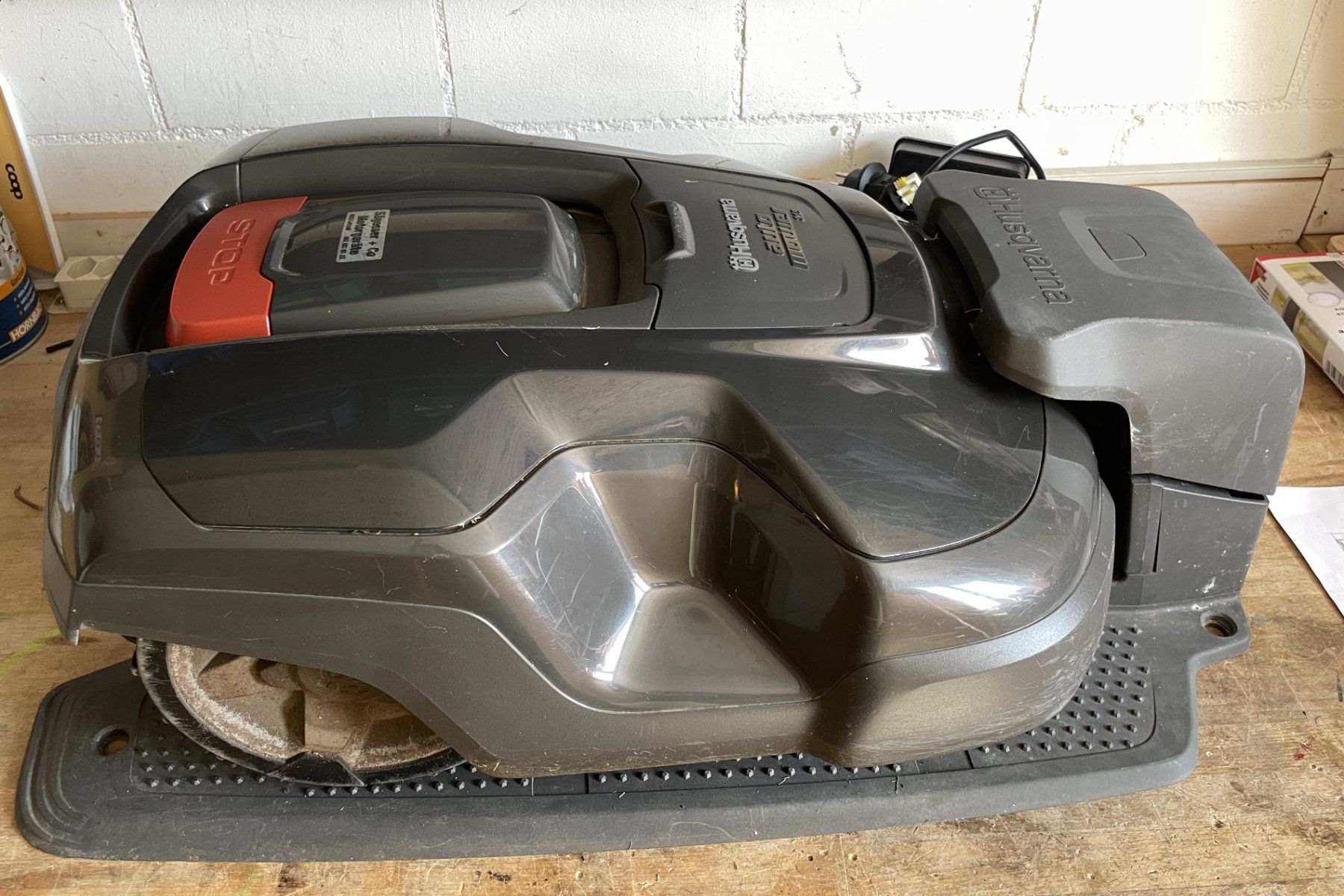 Husqvarna Rasenmäher: Husqvarna Automower 315 – Gebraucht aus Madiswil von Stratosteve 1