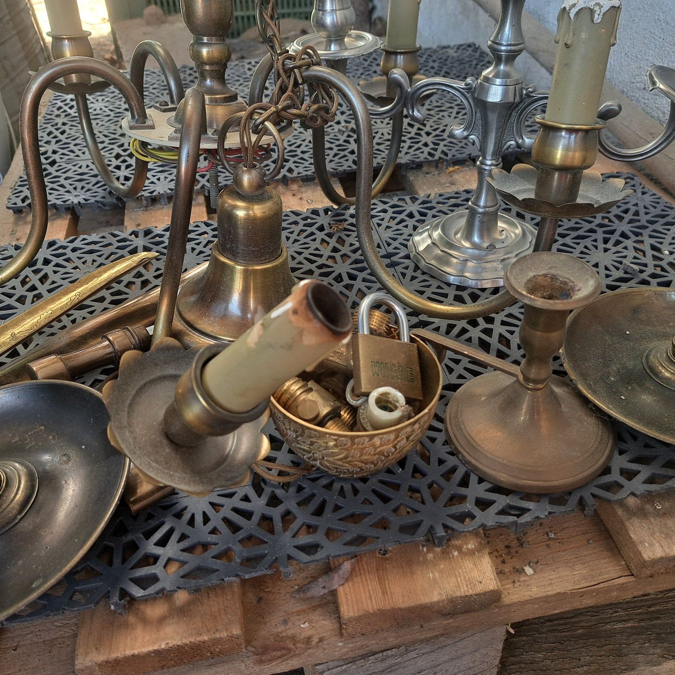 Toutes les décorations: ein lot messing – D'occasion à Benzenschwil par 007tinu 2