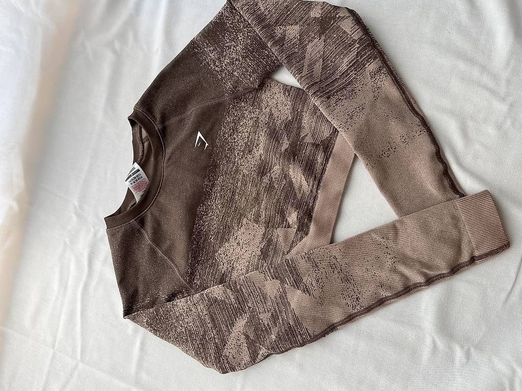 Gymshark Tops: Gymshark – Neu (gemäss Beschreibung) aus Orpund von jes_r2zm