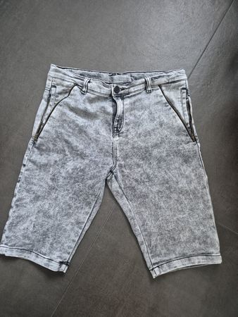 Jungsshorts grau von Zara Gr 164