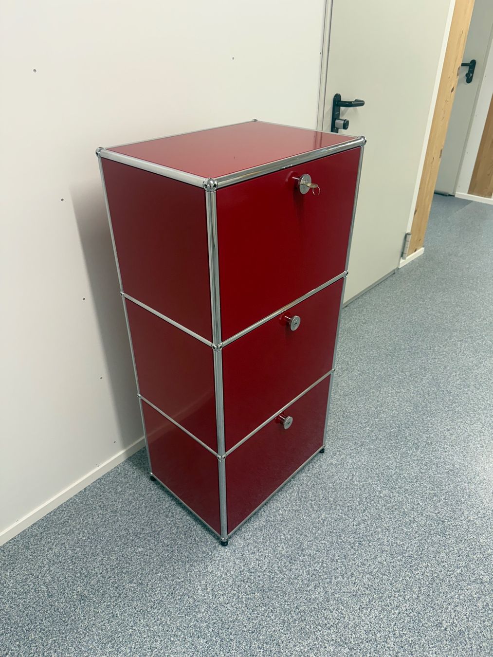 USM Scaffali: USM Haller Regal Rubinrot 1x3 Q1 – Usato da Balsthal venduto da Designhaus.Schmitt 2