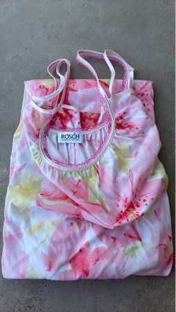 Rösch, ärmelloses Nachthemd mit Blumenmuster Pink Grösse 42