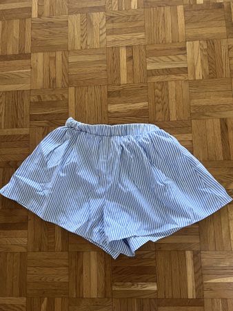 Sommerliche Shorts mit Streifen, Grösse 6 (XS)