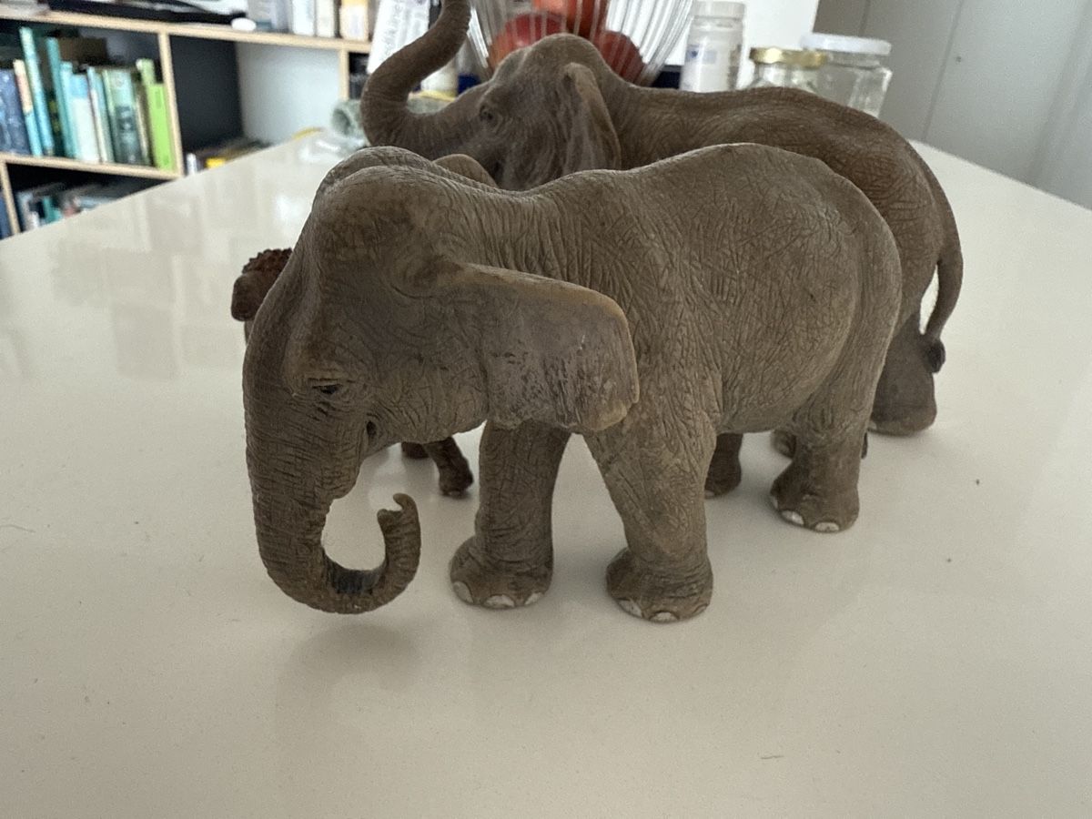 Schleich Spielzeuge: 3 Elefanten 🐘 Schleich – Gebraucht aus Zürich von Mothai 2