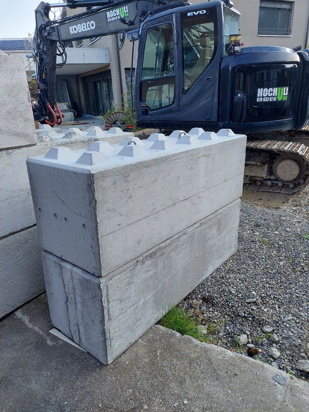 Pietre & tegole: Bagger betonsteine Legosteine – Usato da Reitnau venduto da urs_6qv5