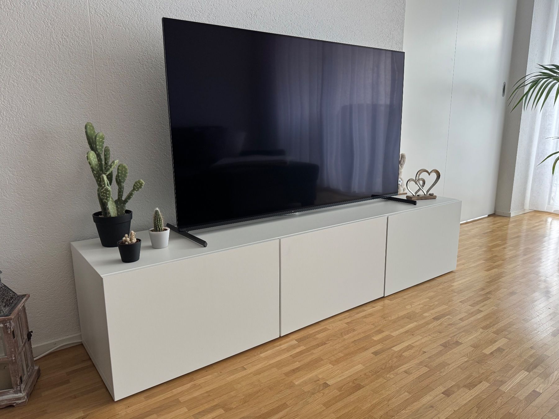 Ikea Mobili TV: TV-Bank / TV-Möbel – Nuovo (secondo la descrizione) da Muri AG venduto da StevenBickel