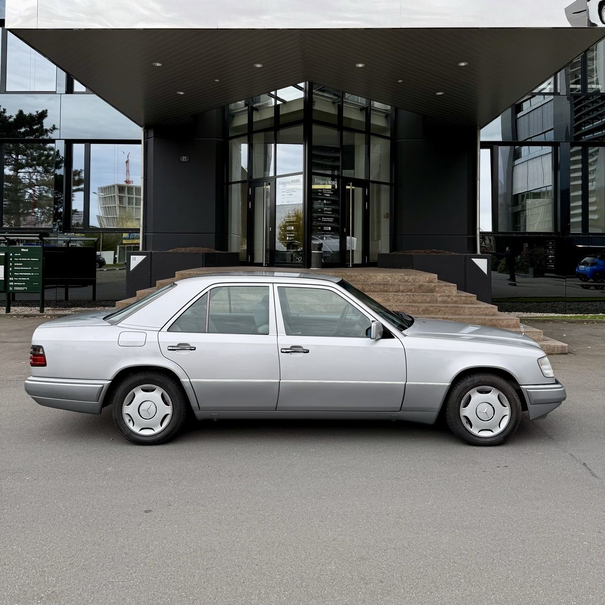 Mercedes-Benz Automobili: Mercedes-Benz E 280 W124 Mopf 2 – Usato da Luzern venduto da Domgjoni_Benz 1
