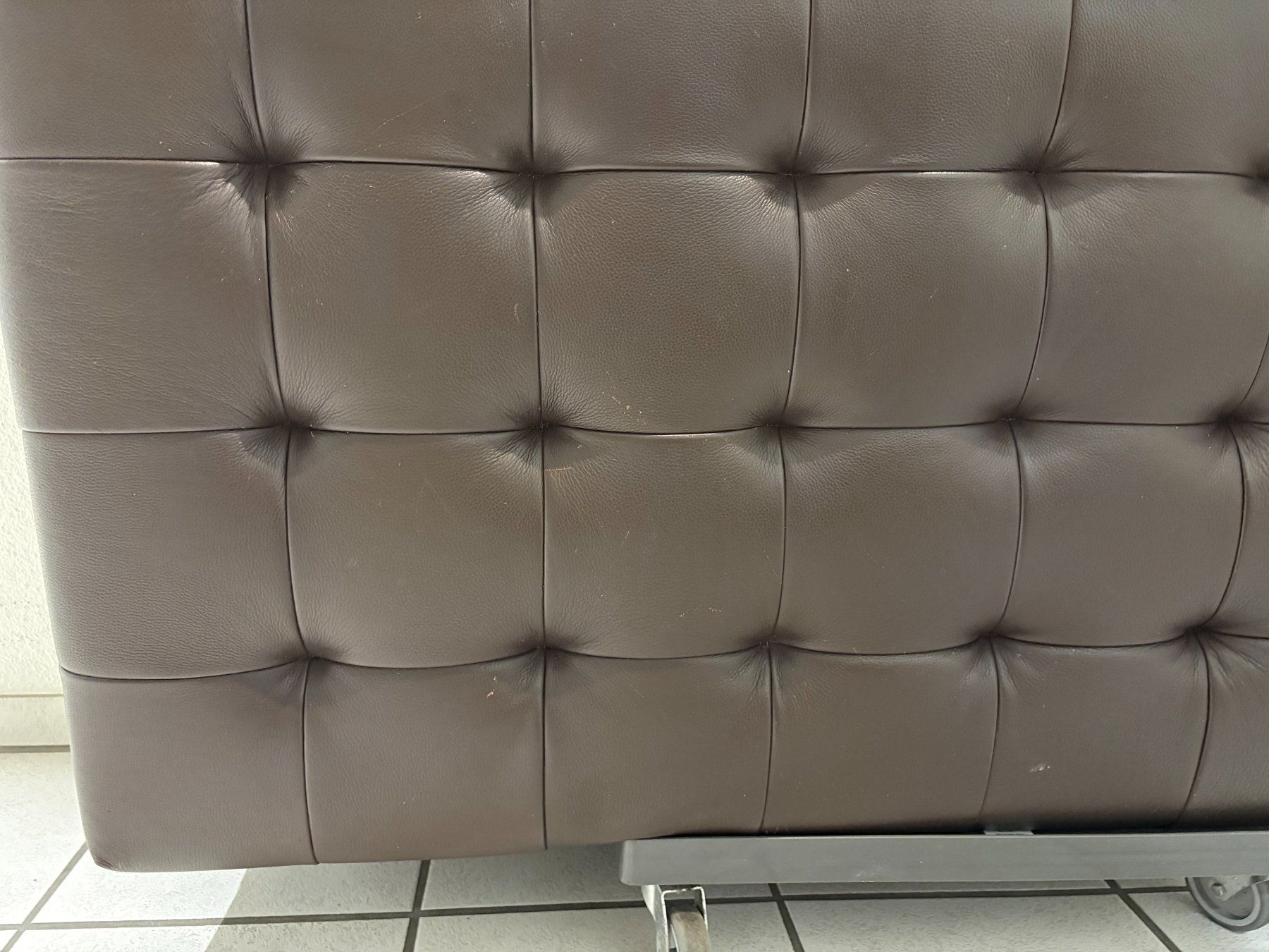 Sgabelli: 114cmx114cmx39cm echtes Leder Hocker Tisch Hocker gross – Usato da Ottenbach venduto da TimelessEmotions. 6