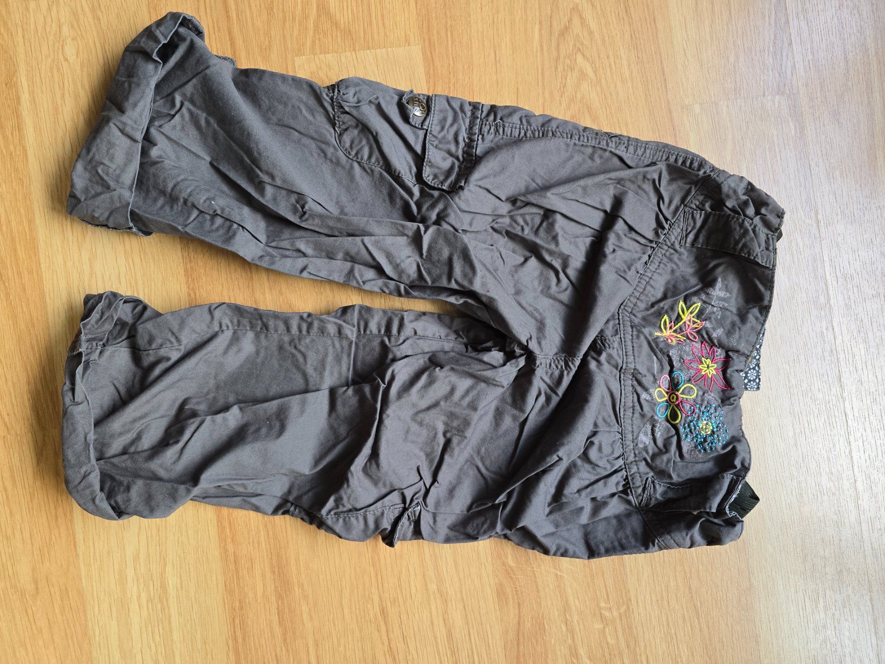 Pantaloni: Dreiviertelhose Gr. 126 – Usato da Büttikon AG venduto da Amineah 2