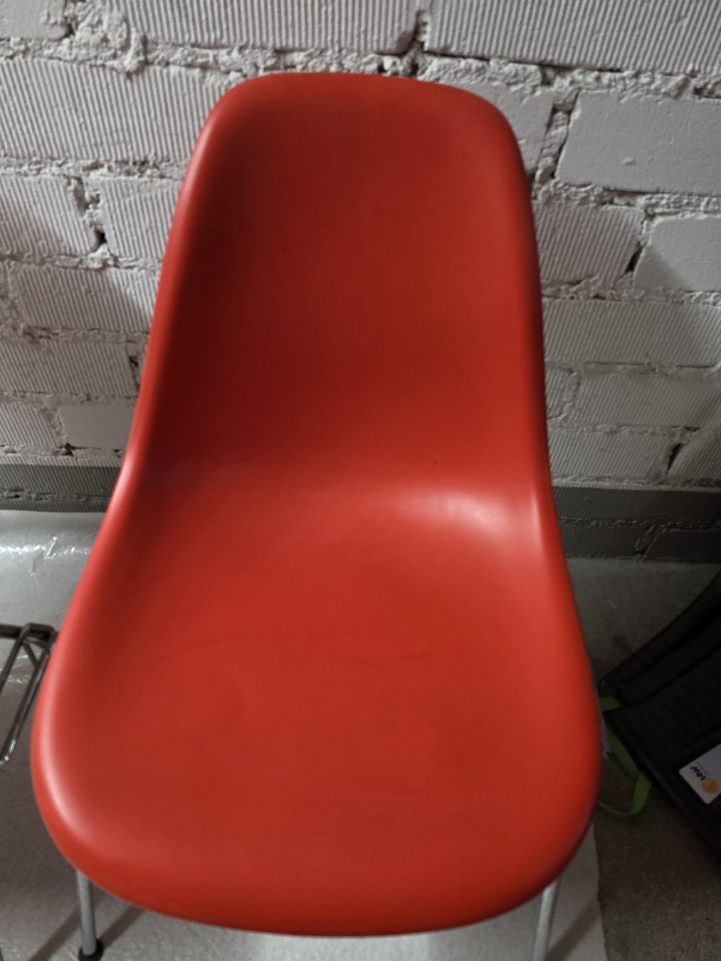 Vitra Stühle: Vitra DSW Stuhl Rot, Designklassiker, original 2er set – Gebraucht aus Bern von Schmoecker-Stube 1