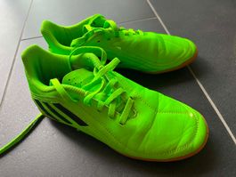 Fussballschuhe Adidas grün Indoor Grösse 34 guter Zustand