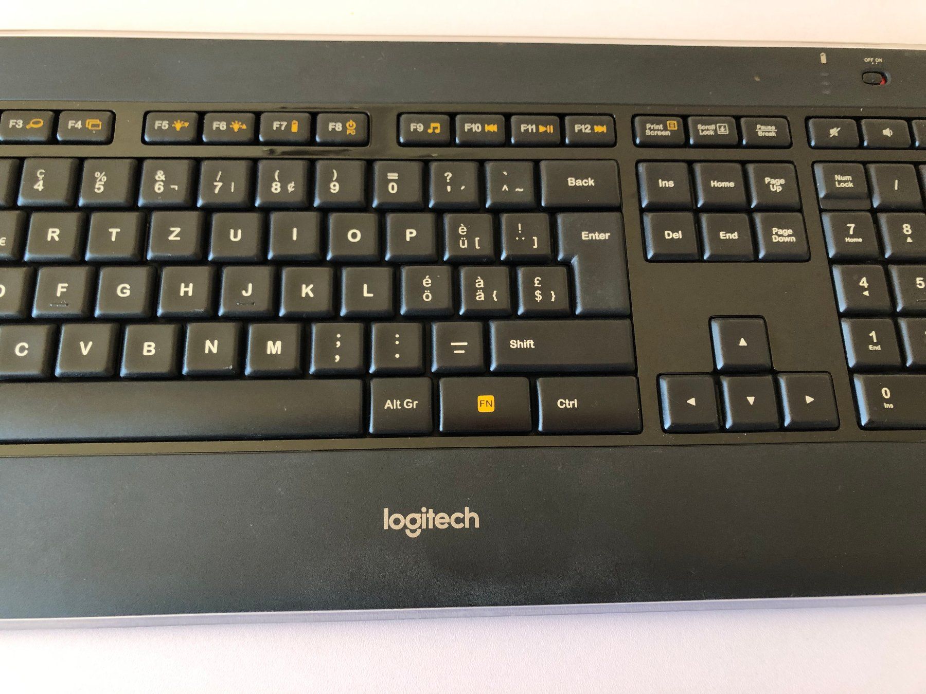 Logitech Claviers: LOGITECH Wireless Illuminated Keyboard K800 + Performance MX – D'occasion à Frauenfeld par -blubber- 3