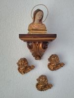 Maria / Madonnenbüste auf Wandkonsole mit 3 Engeln (Putten)