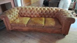 Chesterfield Sofa braun mit viel Patina