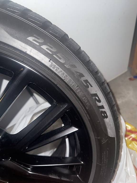 Pneumatici & Ruote complete: BMW Winterkompletträder 18" M Performance Dp 796M  – Usato da Thalwil venduto da dav_6yc8 3