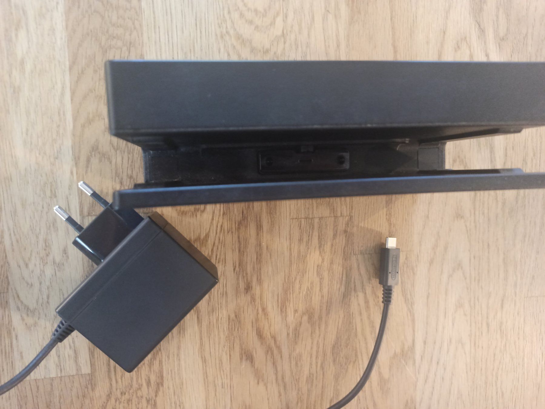 Docking station: Original Nintendo Switch TV-Dockingstation mit Netzteil NSW – Usato da Oberweningen venduto da mar_87mx 4