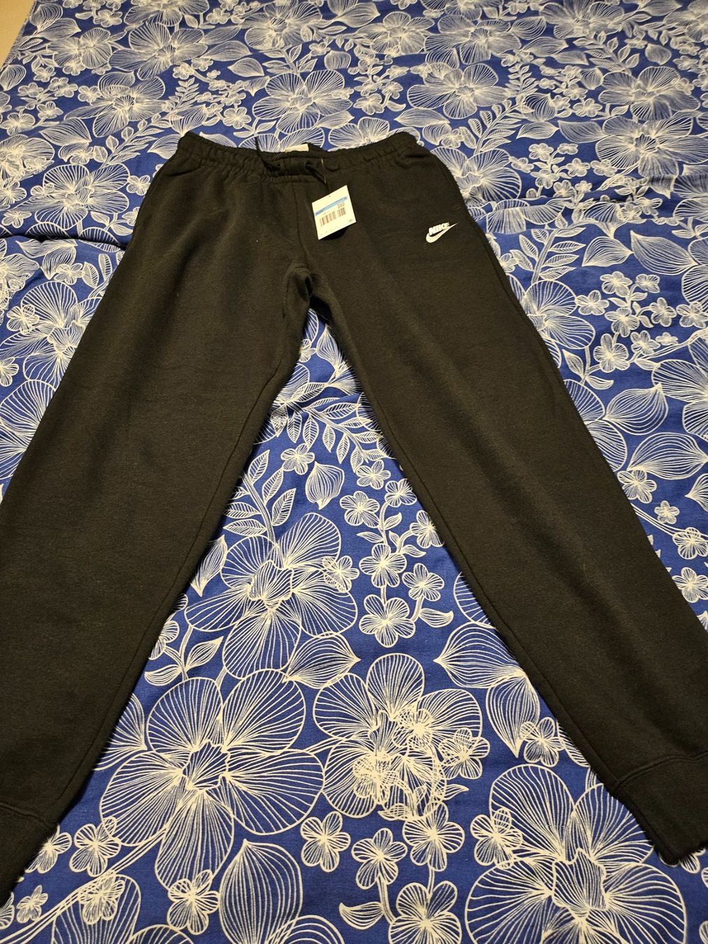 Nike Pantaloni: Trainerhose  Nike gr M – Nuovo e nell'imballaggio originale da Dietikon venduto da Eleda