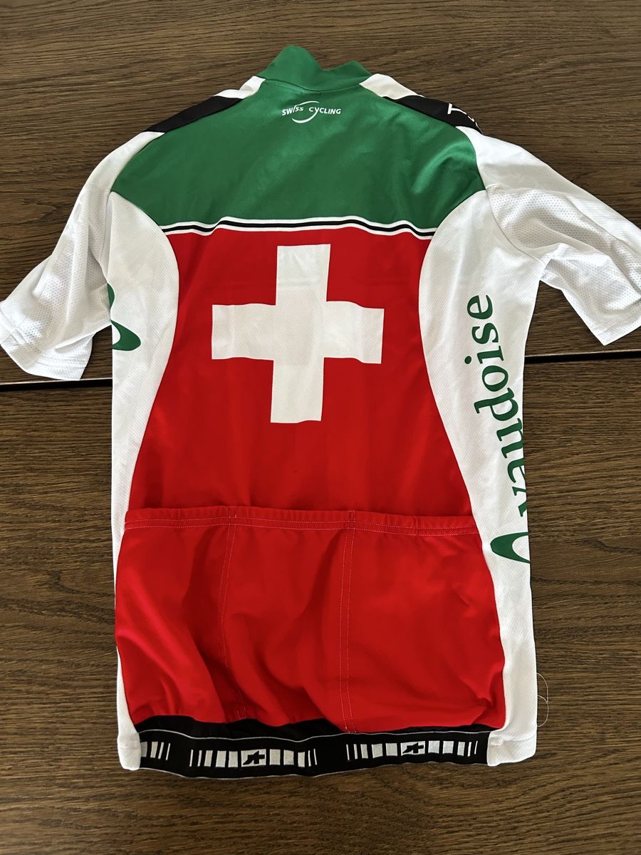 Assos Canottiere & Pantaloni: Nationalmannschaftstrikot Assos – Usato da Basel venduto da laurin_bachmann 1