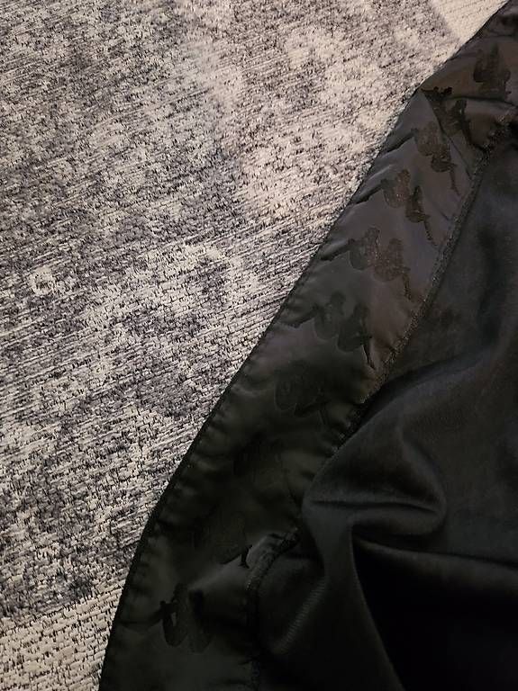 Giacche: Kappa Strickjacke total black – Usato da Dottikon venduto da damianolucia98 2