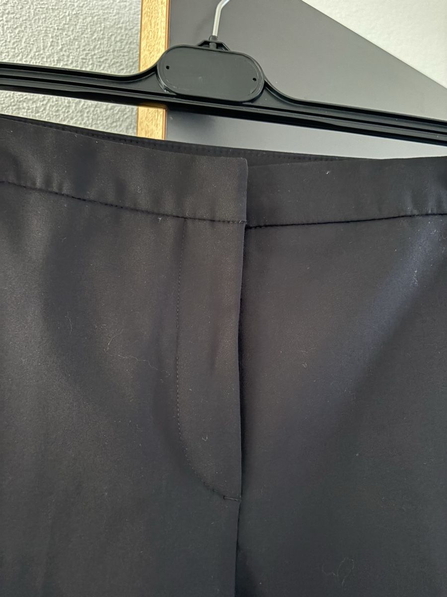H&M Pantaloni: Stoffhose schwarz – Usato da Luzern venduto da ale_v5qn 1