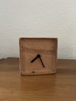 Petite horloge en bois naturel