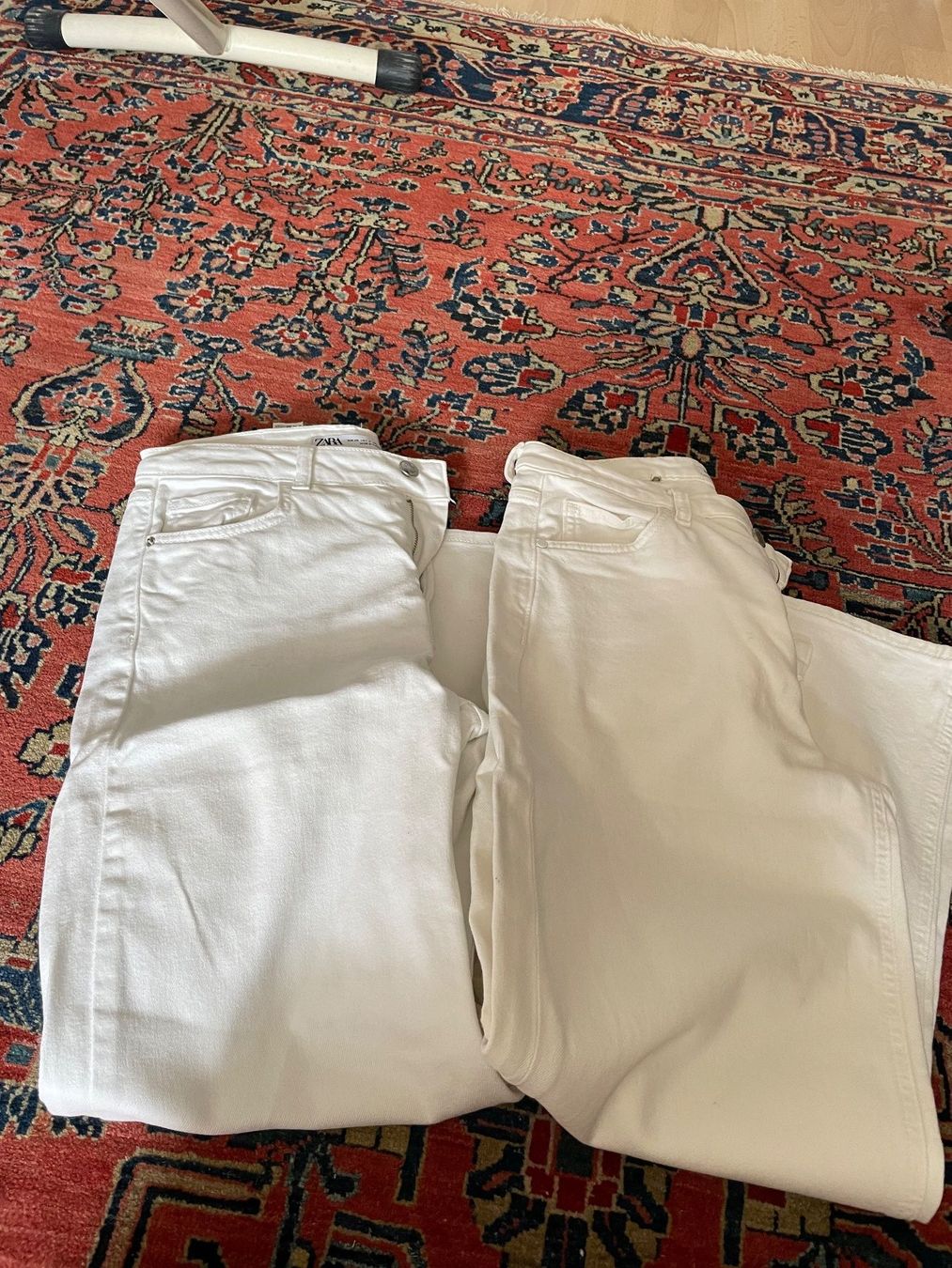 Lotti di vestiti: 2 Jeans weiss / Gr. 36/38 – Nuovo (secondo la descrizione) da Wettingen venduto da sonn5