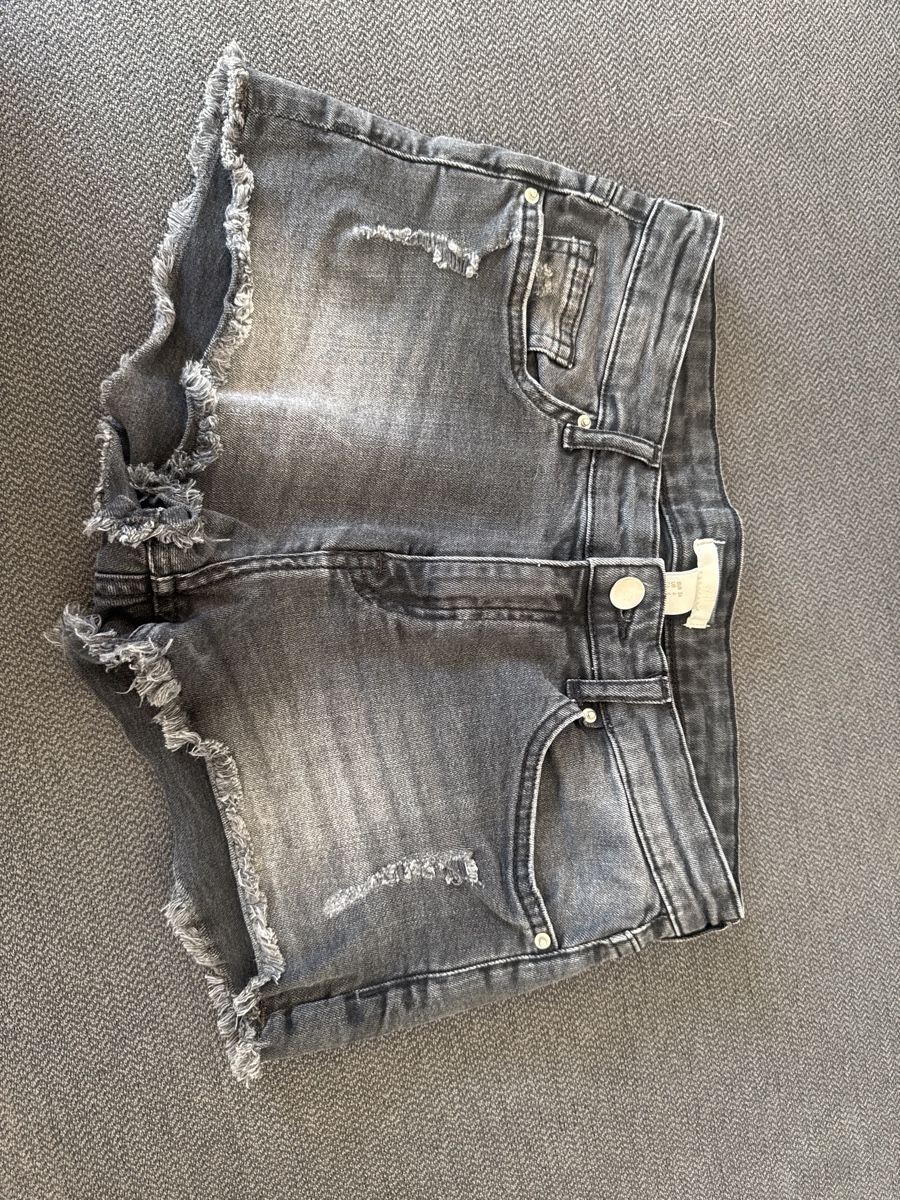 H&M Jeans: H&M Jeans Shorts, Grösse 34 – Usato da Burgdorf venduto da Lou-123