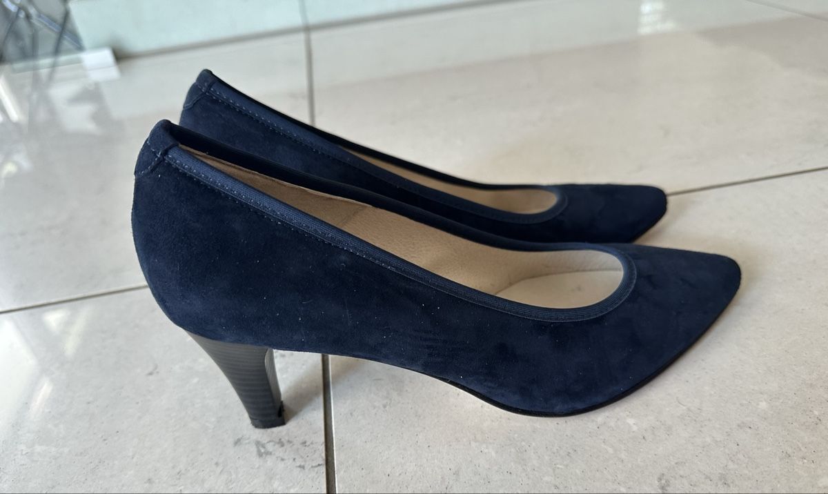Scarpe da donna: Décolleté in pelle scamosciata – Nuovo (secondo la descrizione) da Castel San Pietro venduto da Moregi 2