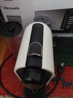 machine a cafe Nespresso blanc avec accessoire lait mousseux