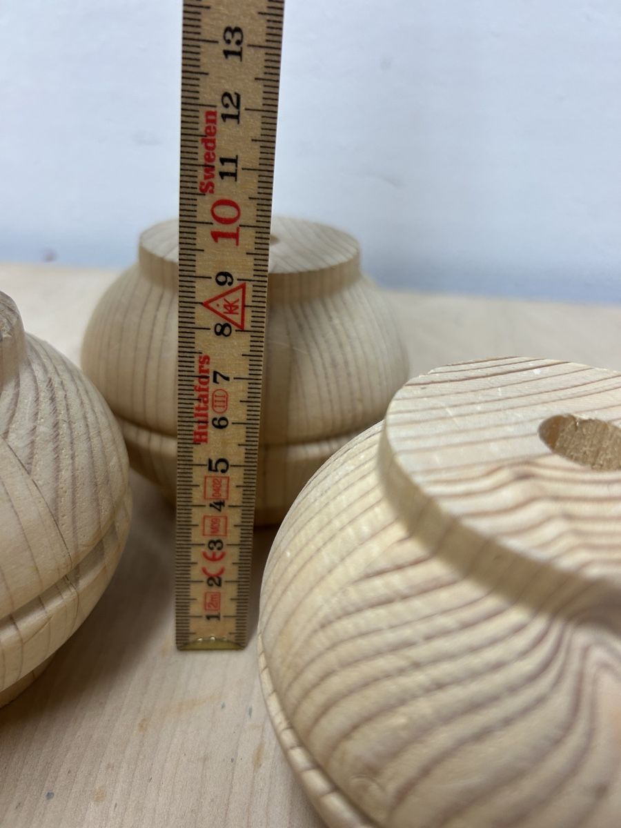 Articles en bois: 3 Holzfüsse, Möbelfüsse – D'occasion à Uster par Stromboli7 2